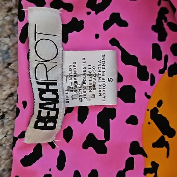 Beach Riot bottoms🔥 - Picture 2 of 3